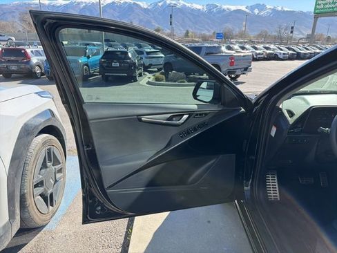 Certified 2023 Kia Niro Wave w/ Wave Preserve Package image 10
