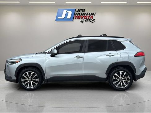 Used 2023 Toyota Corolla Cross XLE w/ Convenience Package AWD/4WD image 8