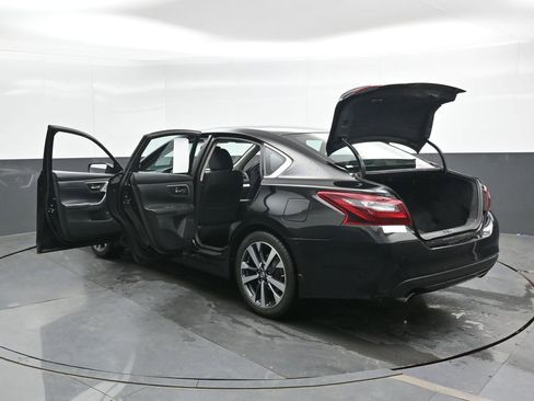 Used 2017 Nissan Altima 2.5 SR FWD image 26