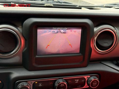 Used 2018 Jeep Wrangler Unlimited Sahara w/ LED Lighting Group image 20