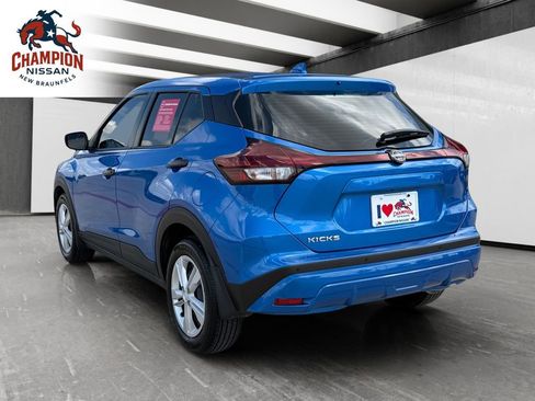 Used 2025 Nissan Kicks Play S FWD image 3