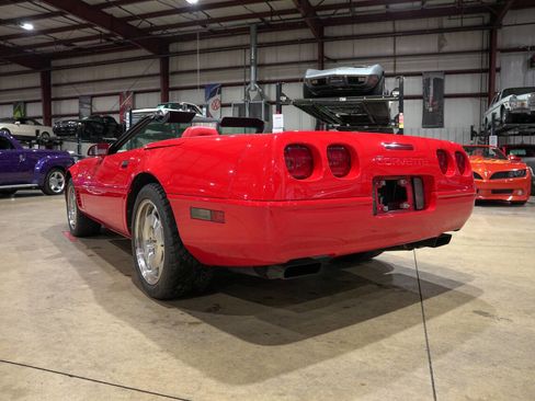 Used 1995 Chevrolet Corvette Base 2dr Convertible image 6