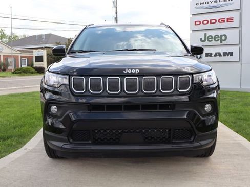 Used 2022 Jeep Compass Latitude AWD/4WD image 2