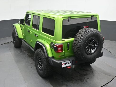 Used 2025 Jeep Wrangler Unlimited Rubicon AWD/4WD image 38