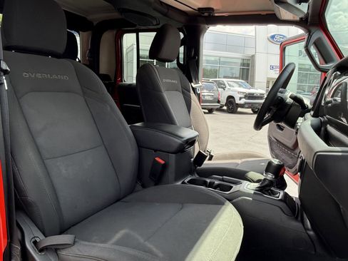 Used 2023 Jeep Gladiator Overland image 23
