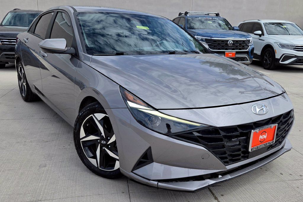 Used 2023 Hyundai Elantra SEL w/ Convenience Package FWD image 1