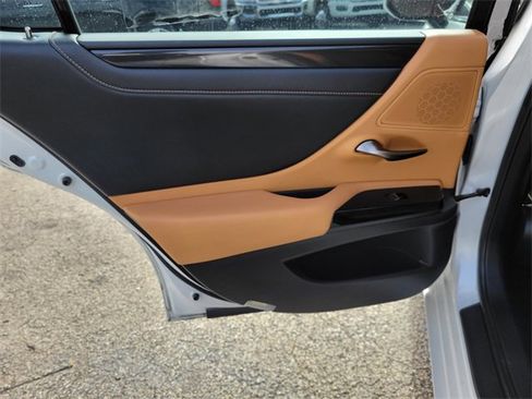 Used 2023 Lexus ES 350 image 14