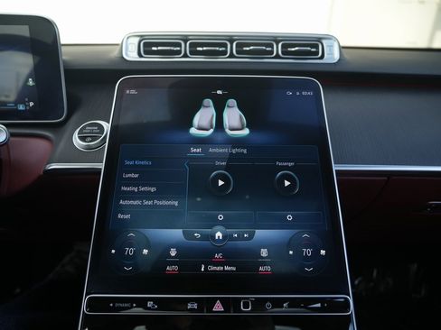 Used 2022 Mercedes-Benz S 580 4MATIC Sedan w/ AMG Line Package image 69