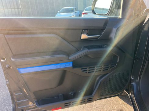 Used 2025 Toyota Tacoma TRD Off-Road image 20