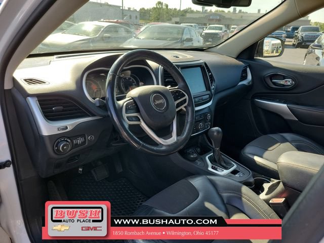Used 2018 Jeep Cherokee Latitude Plus w/ Comfort/Convenience Group AWD/4WD image 19