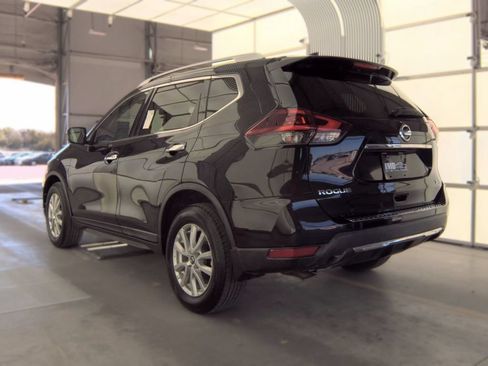 Used 2018 Nissan Rogue SV AWD/4WD image 4