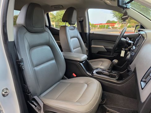 Used 2019 Chevrolet Colorado W/T w/ WT Convenience Package AWD/4WD image 17