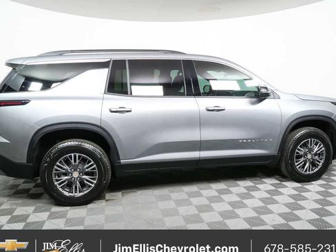New 2026 Chevrolet Traverse LT w/ Driver Confidence Package FWD image 2