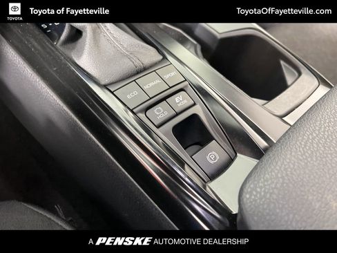 Used 2025 Toyota Camry LE image 31