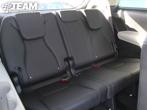 Used 2024 Kia Carnival EX image 26