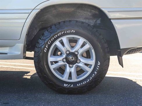 Used 2000 Lexus LX 470 4WD image 9