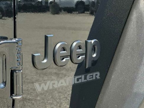Used 2021 Jeep Wrangler Sport AWD/4WD image 28
