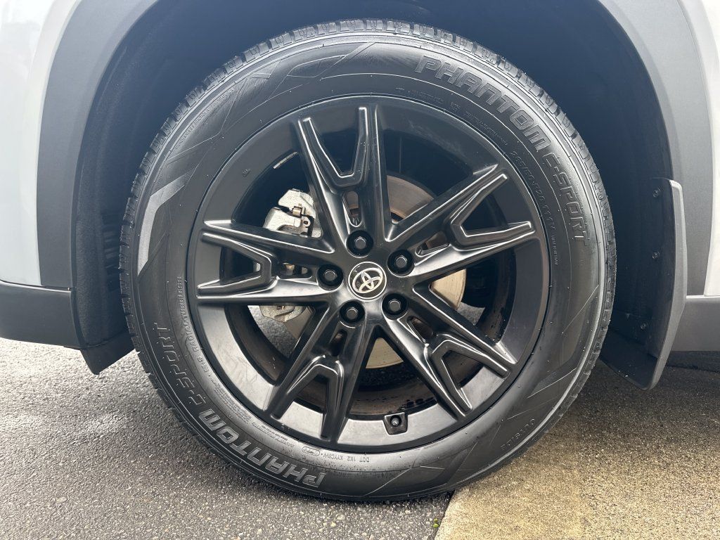 Certified 2025 Toyota Grand Highlander AWD Hybrid image 30