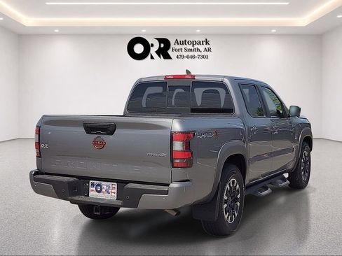 Used 2022 Nissan Frontier Pro-X RWD image 5