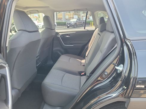 Used 2019 Toyota RAV4 XLE image 10