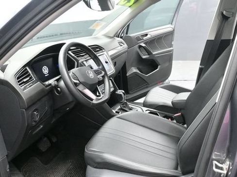 Used 2023 Volkswagen Tiguan SE AWD/4WD image 15