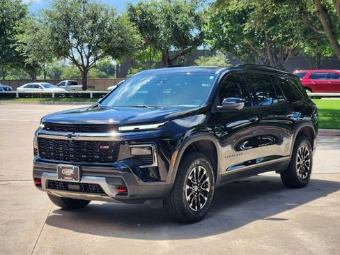 Used 2025 Chevrolet Traverse Z71 w/ Enhanced Driving Package AWD/4WD image 11