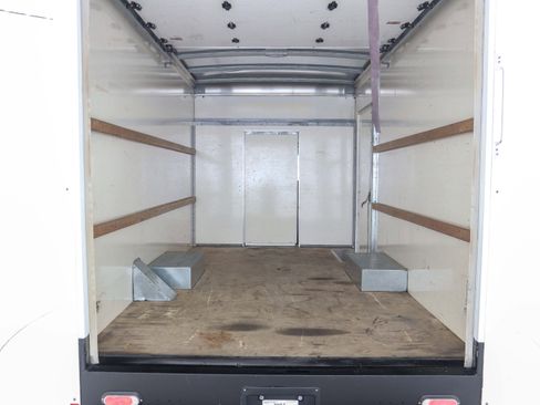 Used 2022 Ford E-350 and Econoline 350 Super Duty w/ Power Windows & Locks Group image 10