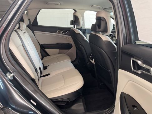 Used 2023 Kia Sportage EX image 32