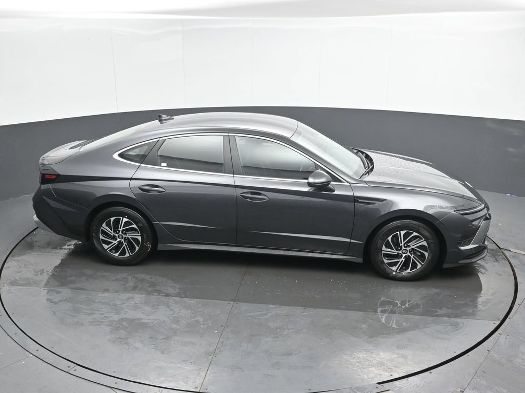 New 2026 Hyundai Sonata Blue FWD image 32
