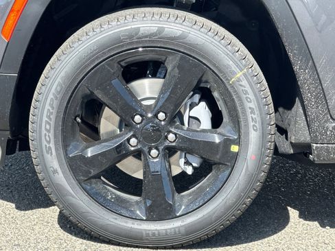 New 2026 Jeep Grand Cherokee Limited image 25