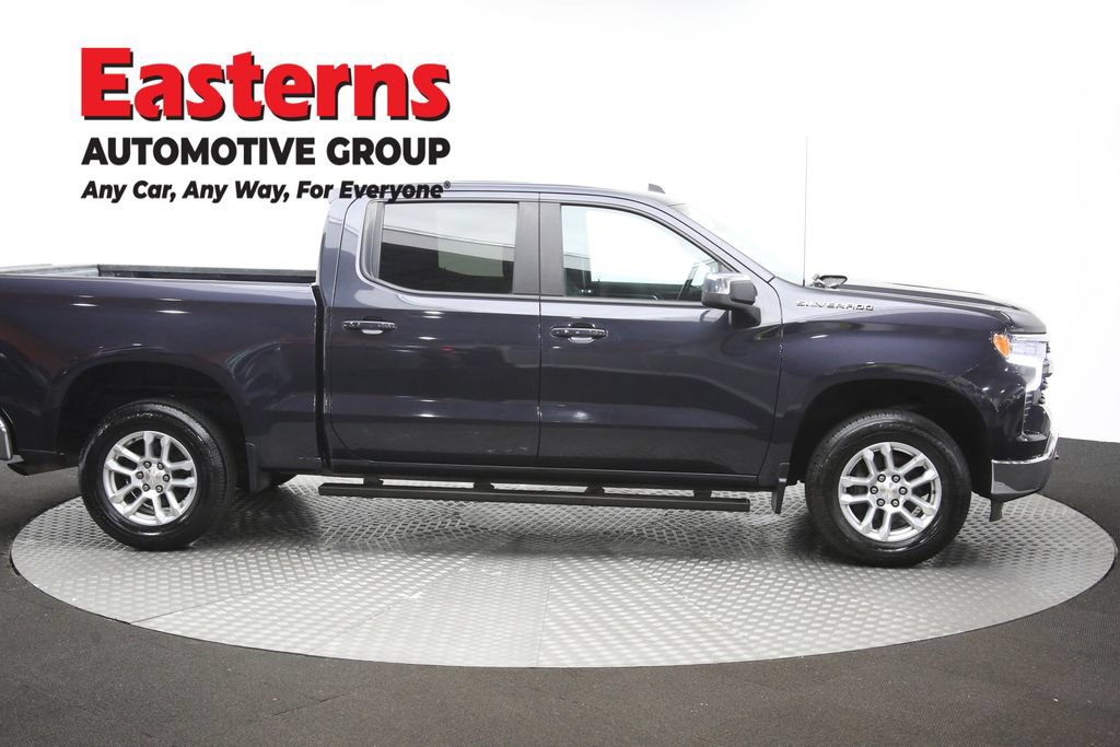 Used 2022 Chevrolet Silverado 1500 LT AWD/4WD image 46