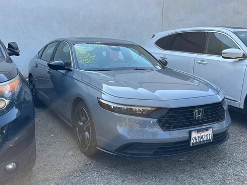 Used 2023 Honda Accord Sport image 2