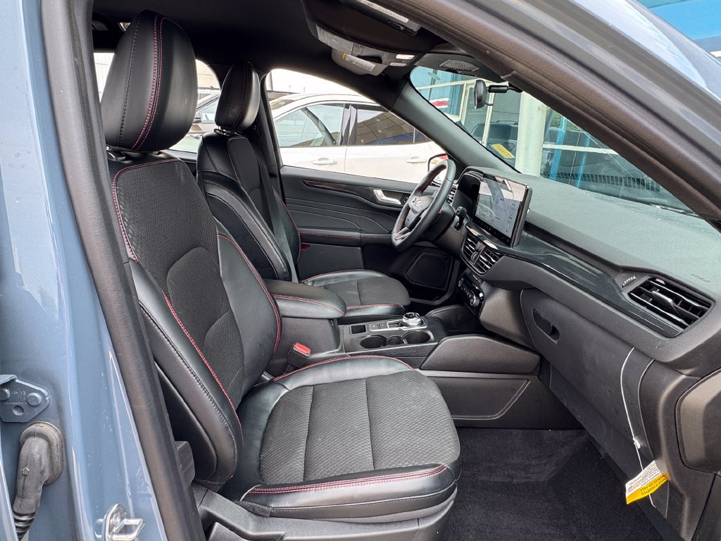 Used 2023 Ford Escape ST-Line w/ Tech Pack #1 AWD/4WD image 25
