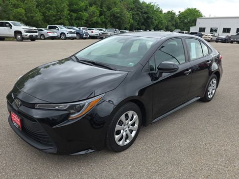 Used 2024 Toyota Corolla LE FWD image 4