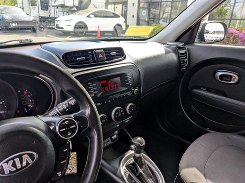 Used 2014 Kia Soul image 17
