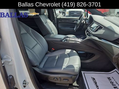 Used 2022 Buick Enclave Essence w/ Sport Touring Edition FWD image 28