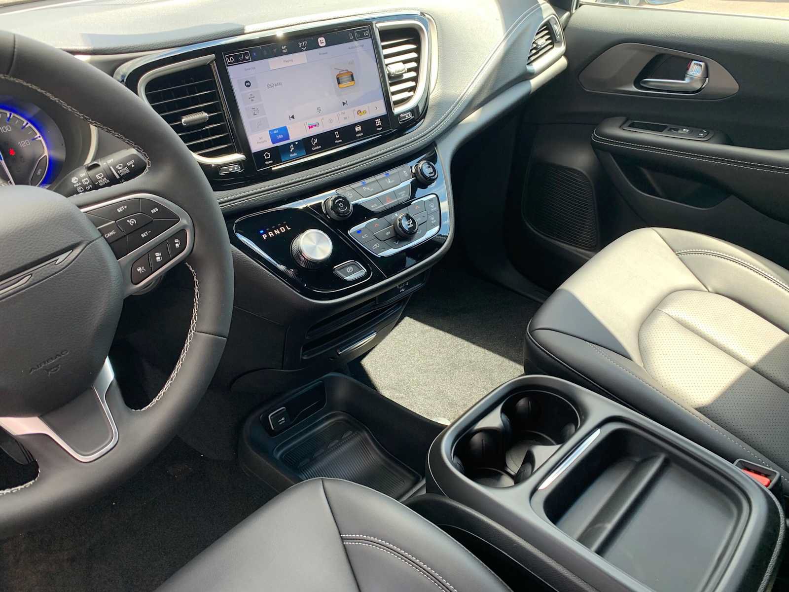 New 2027 Chrysler Pacifica Select FWD image 11