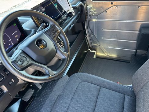 Used 2023 Chevrolet Brightdrop 600 w/ Active Safety Package 2 AWD/4WD image 9