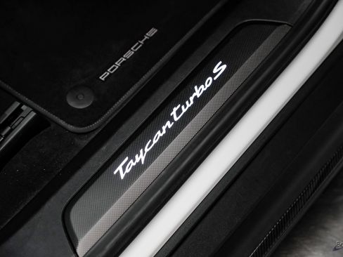 Used 2020 Porsche Taycan Turbo S image 39