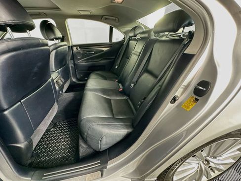 Used 2014 Lexus LS 460 AWD w/ Comfort Package image 33