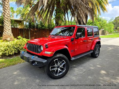 Used 2024 Jeep Wrangler Unlimited w/ Convenience Group AWD/4WD image 9
