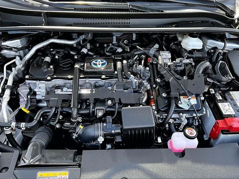 Used 2024 Toyota Corolla LE w/ LE Convenience Package FWD image 31