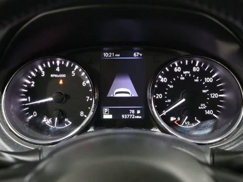 Used 2018 Nissan Rogue SV w/ Premium Package image 24