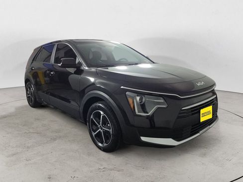 Used 2023 Kia Niro LX FWD image 7