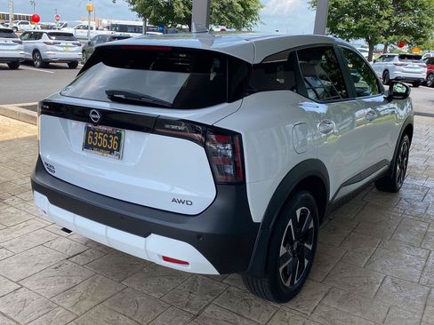 Certified 2025 Nissan Kicks SV AWD/4WD image 7