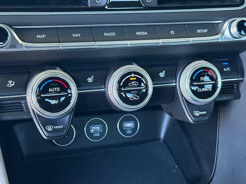 Used 2023 Genesis G70 2.0T RWD image 21