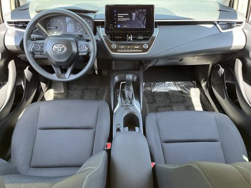 Used 2025 Toyota Corolla LE FWD image 9