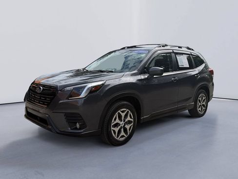 Used 2023 Subaru Forester Premium AWD/4WD image 7