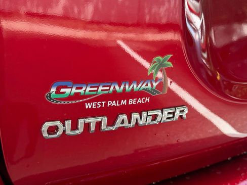 Used 2020 Mitsubishi Outlander SE FWD image 12