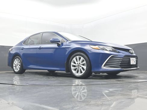 Used 2023 Toyota Camry LE FWD image 25